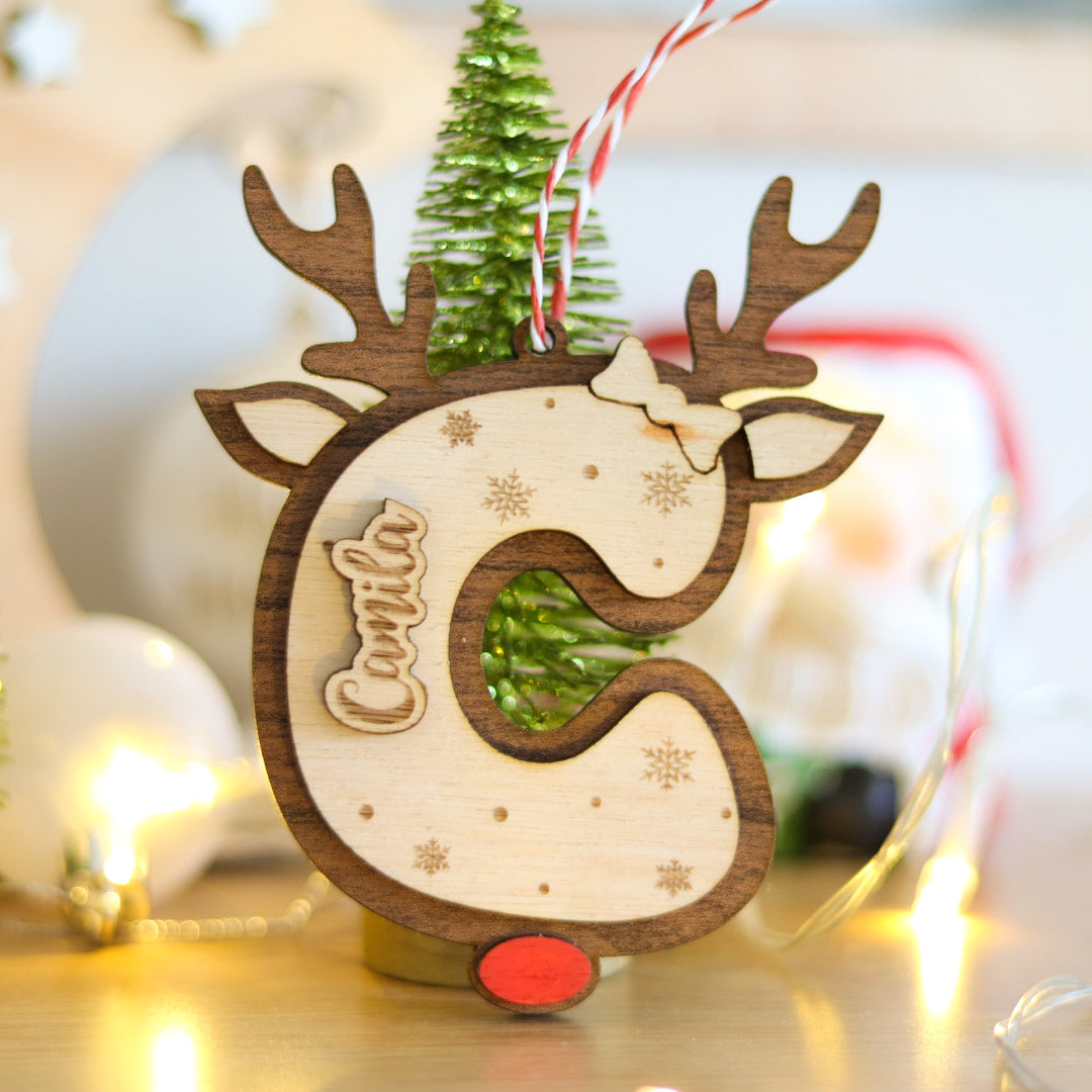 Inicial con forma de reno personalizada